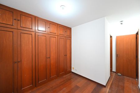 Apartamento para alugar com 120m², 3 quartos e 2 vagas Apartamento para alugar com 120m², 3 quartos e 2 vagasSuíte