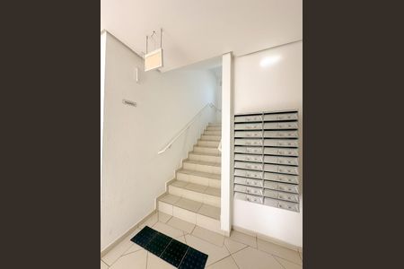 Apartamento para alugar com 55m², 2 quartos e 1 vagaEscada