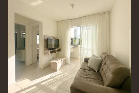 Sala de TV de apartamento para alugar com 2 quartos, 55m² em Canasvieiras, Florianópolis