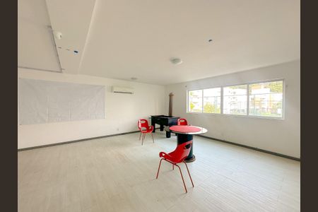 Apartamento para alugar com 55m², 2 quartos e 1 vagaÁrea comum - Playground