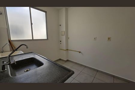 Cozinha de apartamento para alugar com 2 quartos, 44m² em Bairro Gávea Ii, Vespasiano