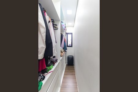 Casa para alugar com 250m², 3 quartos e 2 vagas Casa para alugar com 250m², 3 quartos e 2 vagasCloset Quarto 3 - Suíte