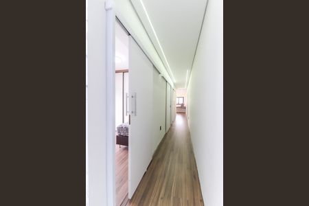 Casa para alugar com 250m², 3 quartos e 2 vagas Casa para alugar com 250m², 3 quartos e 2 vagasCorredor