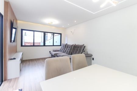 Casa para alugar com 250m², 3 quartos e 2 vagas Casa para alugar com 250m², 3 quartos e 2 vagasSala