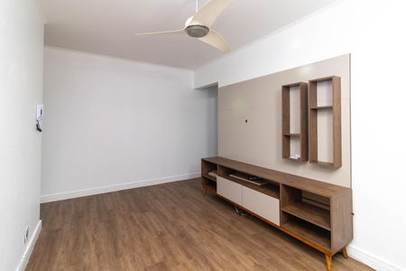 Sala de apartamento para alugar com 1 quarto, 50m² em Partenon, Porto Alegre