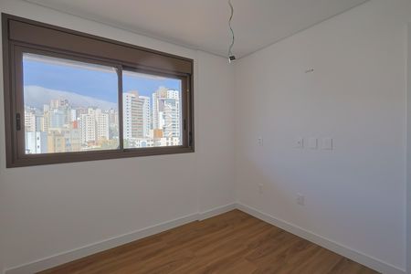 Apartamento à venda com 143m², 4 quartos e 3 vagas