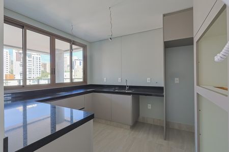 Apartamento à venda com 4 quartos, 143m² em Carmo, Belo Horizonte