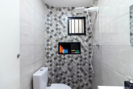 Casa à venda com 188m², 3 quartos e 1 vagaBanheiro 2
