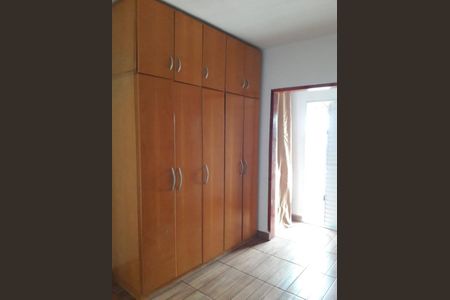 Casa à venda com 240m², 7 quartos e 3 vagas Casa à venda com 240m², 7 quartos e 3 vagasQuarto