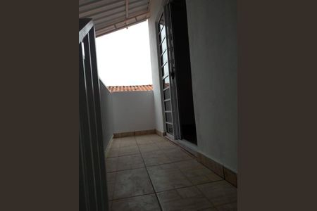 Casa à venda com 240m², 7 quartos e 3 vagas Casa à venda com 240m², 7 quartos e 3 vagasÁrea externa