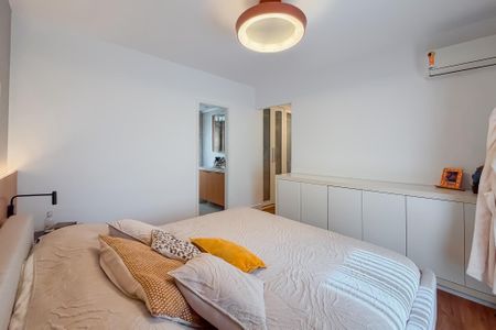 Apartamento à venda com 161m², 4 quartos e 3 vagas Apartamento à venda com 161m², 4 quartos e 3 vagasSuíte 2