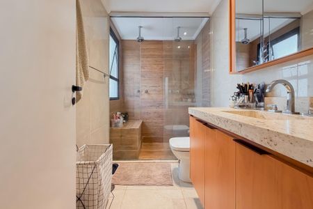 Apartamento à venda com 161m², 4 quartos e 3 vagas Apartamento à venda com 161m², 4 quartos e 3 vagasBanheiro da Suíte 2