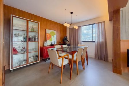 Apartamento à venda com 161m², 4 quartos e 3 vagas Apartamento à venda com 161m², 4 quartos e 3 vagasSala