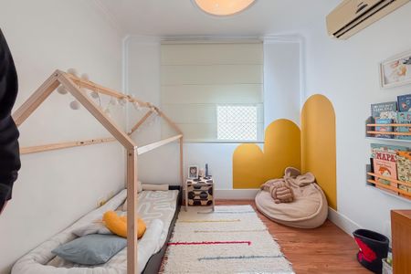 Apartamento à venda com 161m², 4 quartos e 3 vagas Apartamento à venda com 161m², 4 quartos e 3 vagasSuíte 1