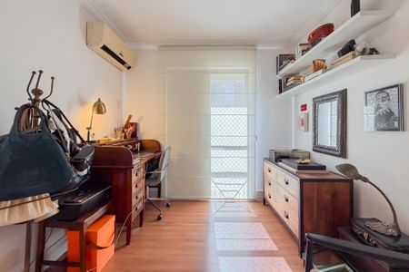 Apartamento à venda com 161m², 4 quartos e 3 vagas Apartamento à venda com 161m², 4 quartos e 3 vagasQuarto 2