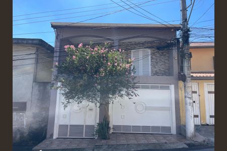 Casa à venda com 246m², 4 quartos e 3 vagas Casa à venda com 246m², 4 quartos e 3 vagasFoto 03