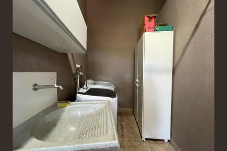 Casa à venda com 246m², 4 quartos e 3 vagas Casa à venda com 246m², 4 quartos e 3 vagasFoto 09