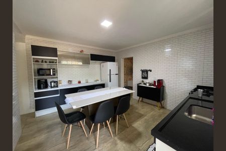 Casa à venda com 246m², 4 quartos e 3 vagas Casa à venda com 246m², 4 quartos e 3 vagasFoto 13