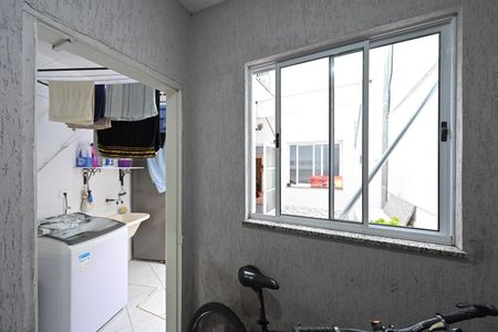 Casa de condomínio à venda com 127m², 3 quartos e 2 vagas Casa de condomínio à venda com 127m², 3 quartos e 2 vagasQuarto de Serviço