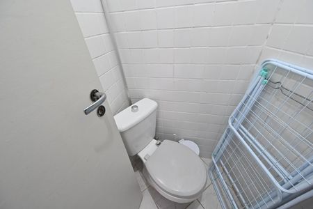 Casa de condomínio à venda com 127m², 3 quartos e 2 vagas Casa de condomínio à venda com 127m², 3 quartos e 2 vagasBanheiro de Serviço