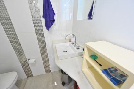Casa de condomínio à venda com 127m², 3 quartos e 2 vagas Casa de condomínio à venda com 127m², 3 quartos e 2 vagasBanheiro da Suíte