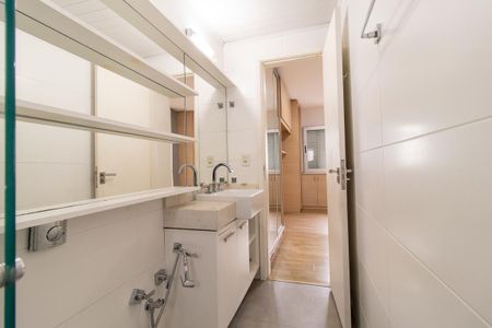 Apartamento à venda com 110m², 3 quartos e 1 vaga Apartamento à venda com 110m², 3 quartos e 1 vagaBanheiro da Suíte
