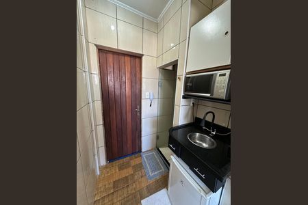 Cozinha  de apartamento para alugar com 1 quarto, 15m² em Itararé, São Vicente