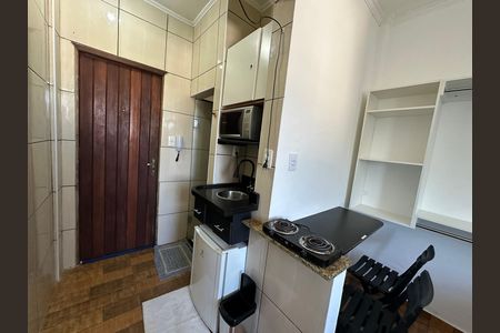 Cozinha  de apartamento para alugar com 1 quarto, 15m² em Itararé, São Vicente