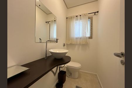Casa para alugar com 292m², 4 quartos e 4 vagasLavabo