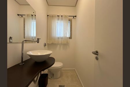 Casa para alugar com 292m², 4 quartos e 4 vagasLavabo