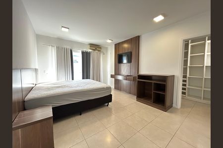Casa para alugar com 292m², 4 quartos e 4 vagasSuíte 