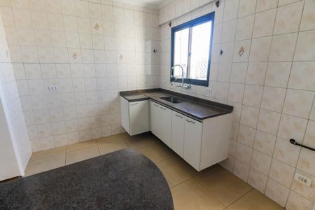 Apartamento para alugar com 110m², 3 quartos e 3 vagas Apartamento para alugar com 110m², 3 quartos e 3 vagasCozinha - Armários