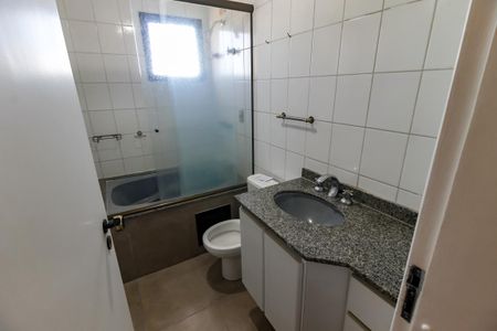 Apartamento para alugar com 110m², 3 quartos e 3 vagas Apartamento para alugar com 110m², 3 quartos e 3 vagasBanheiro da Suíte
