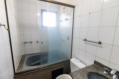 Apartamento para alugar com 110m², 3 quartos e 3 vagas Apartamento para alugar com 110m², 3 quartos e 3 vagasBanheiro da Suíte