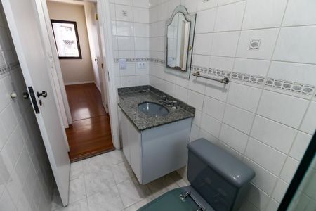 Apartamento para alugar com 110m², 3 quartos e 3 vagas Apartamento para alugar com 110m², 3 quartos e 3 vagasBanheiro Corredor
