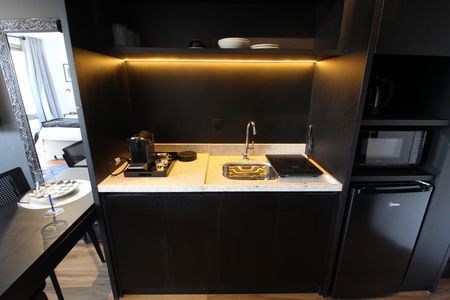 Cozinha de kitnet/studio à venda com 1 quarto, 31m² em Indianópolis, São Paulo