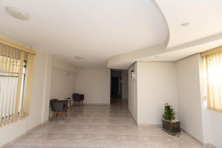 Apartamento à venda com 60m², 2 quartos e 1 vaga Apartamento à venda com 60m², 2 quartos e 1 vagaHall