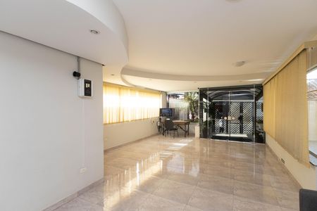 Apartamento à venda com 60m², 2 quartos e 1 vaga Apartamento à venda com 60m², 2 quartos e 1 vagaHall
