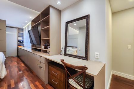 Apartamento à venda com 180m², 4 quartos e 2 vagas Apartamento à venda com 180m², 4 quartos e 2 vagasSuíte 2
