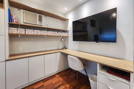 Apartamento à venda com 180m², 4 quartos e 2 vagas Apartamento à venda com 180m², 4 quartos e 2 vagasQuarto 1
