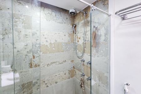 Apartamento à venda com 180m², 4 quartos e 2 vagas Apartamento à venda com 180m², 4 quartos e 2 vagasBanheiro da Suíte 2