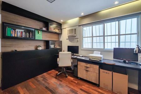 Apartamento à venda com 180m², 4 quartos e 2 vagas Apartamento à venda com 180m², 4 quartos e 2 vagasQuarto 2
