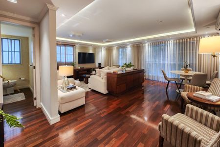 Apartamento à venda com 180m², 4 quartos e 2 vagas Apartamento à venda com 180m², 4 quartos e 2 vagasSala