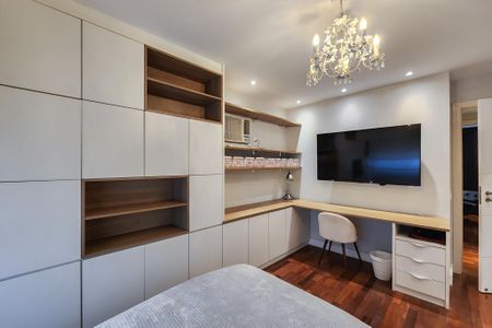Apartamento à venda com 180m², 4 quartos e 2 vagas Apartamento à venda com 180m², 4 quartos e 2 vagasQuarto 1