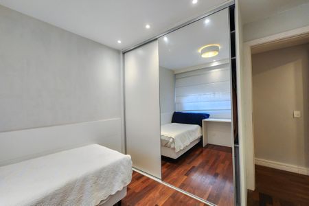 Apartamento à venda com 180m², 4 quartos e 2 vagas Apartamento à venda com 180m², 4 quartos e 2 vagasSuíte 1