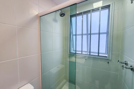 Apartamento à venda com 180m², 4 quartos e 2 vagas Apartamento à venda com 180m², 4 quartos e 2 vagasBanheiro da Suíte 1
