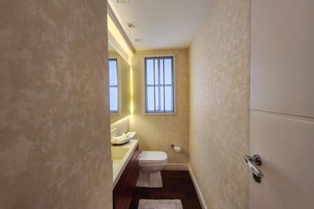 Apartamento à venda com 180m², 4 quartos e 2 vagas Apartamento à venda com 180m², 4 quartos e 2 vagasLavabo