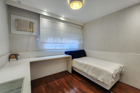Apartamento à venda com 180m², 4 quartos e 2 vagas Apartamento à venda com 180m², 4 quartos e 2 vagasSuíte 1