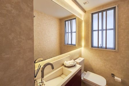Apartamento à venda com 180m², 4 quartos e 2 vagas Apartamento à venda com 180m², 4 quartos e 2 vagasLavabo