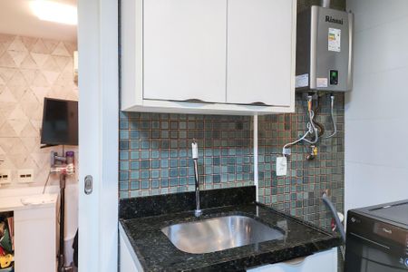 Apartamento à venda com 180m², 4 quartos e 2 vagas Apartamento à venda com 180m², 4 quartos e 2 vagasÁrea de Serviço